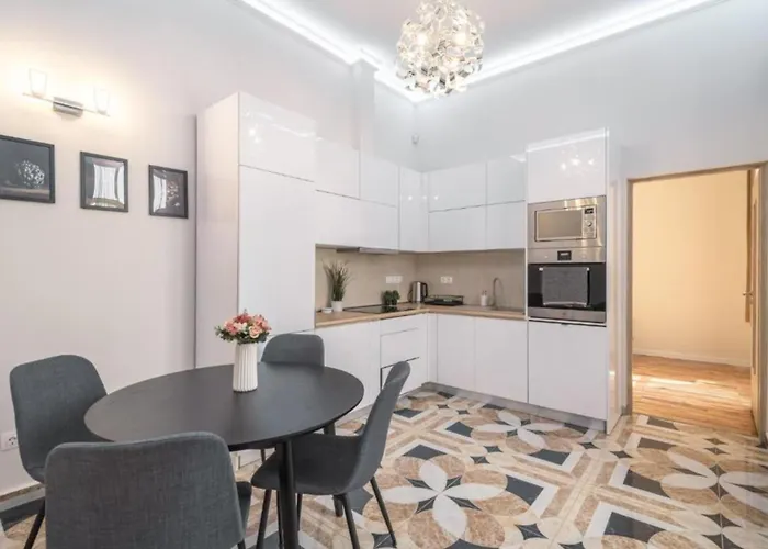 Lejlighed Charming Suite-2br Luxury Nr Basilica & Opera *