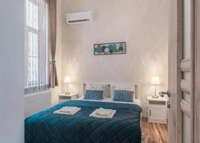Charming Suite-2br Luxury Nr Basilica & Opera Budapest